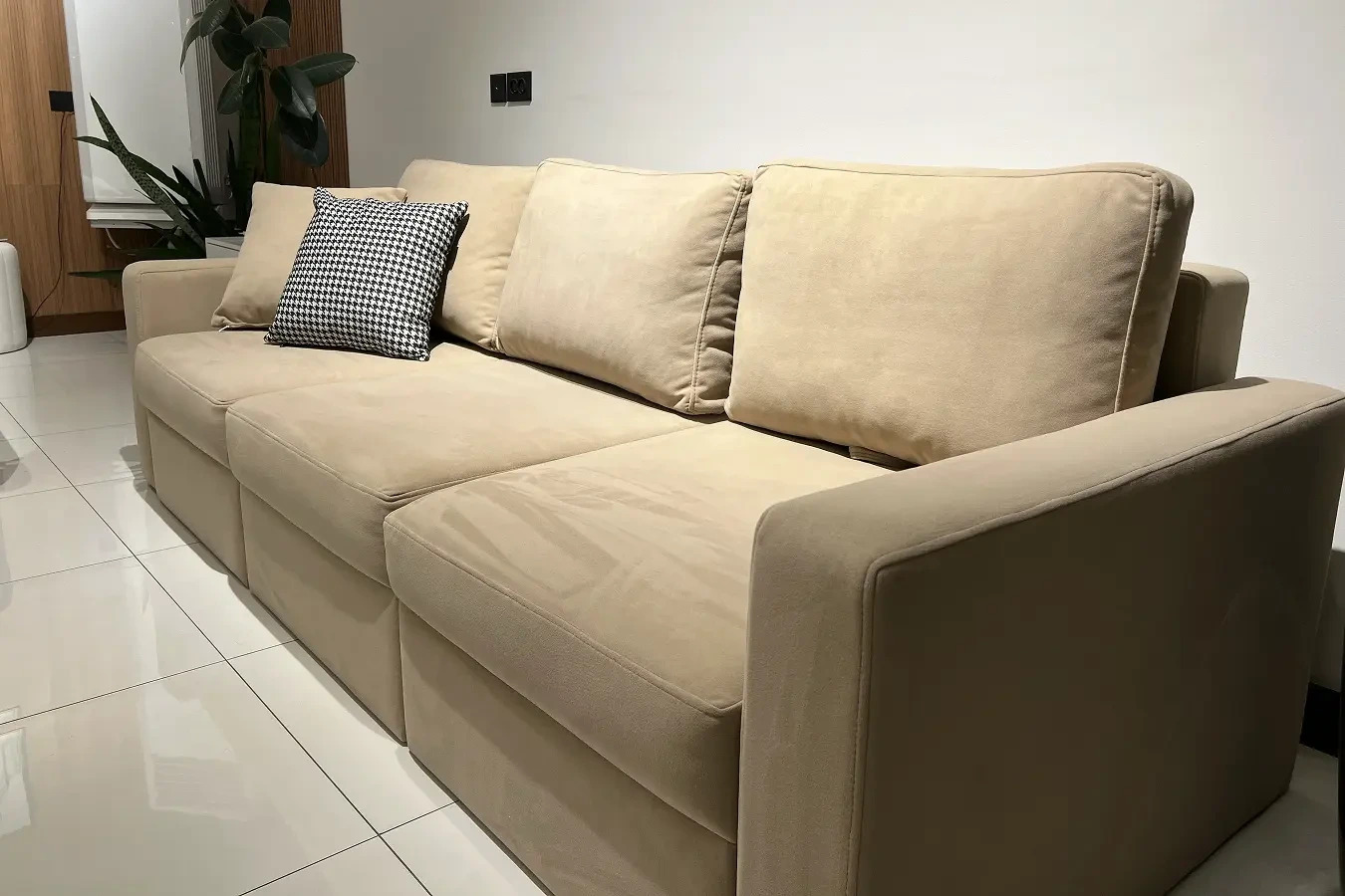 Изображение Диван "Оксфорд" Beige (Витрина) в интерьере